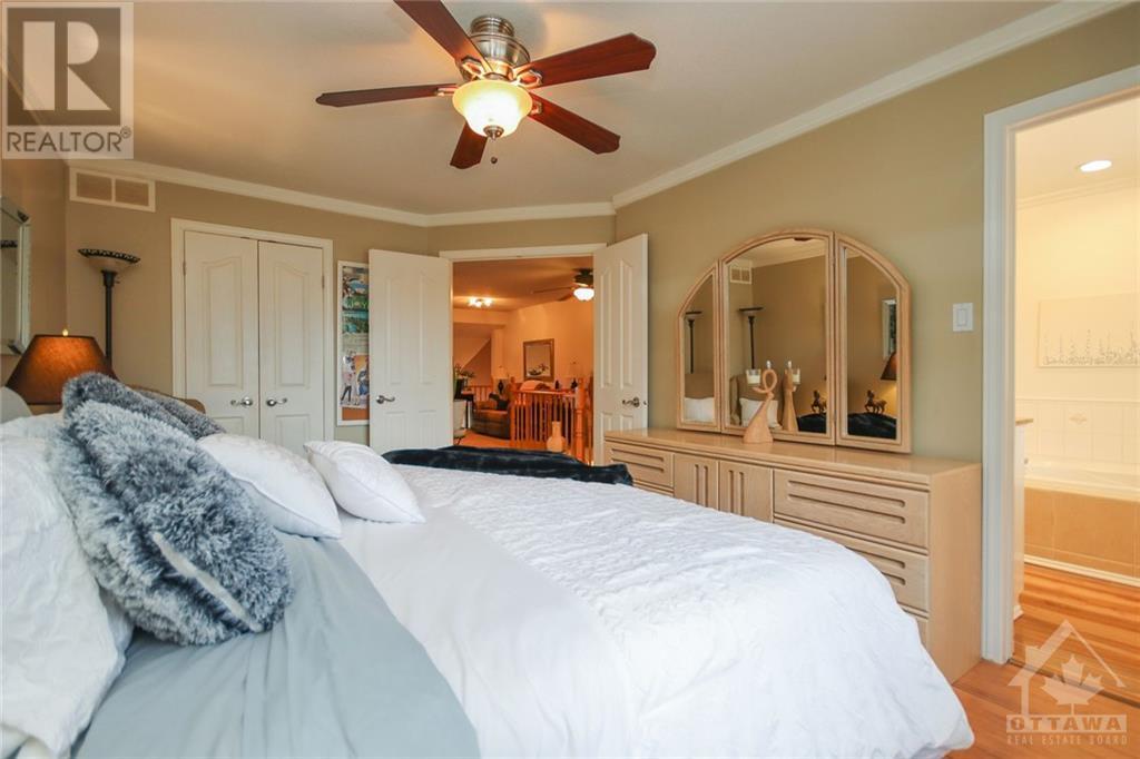 Listing 1306818 - Large Photo # 17
