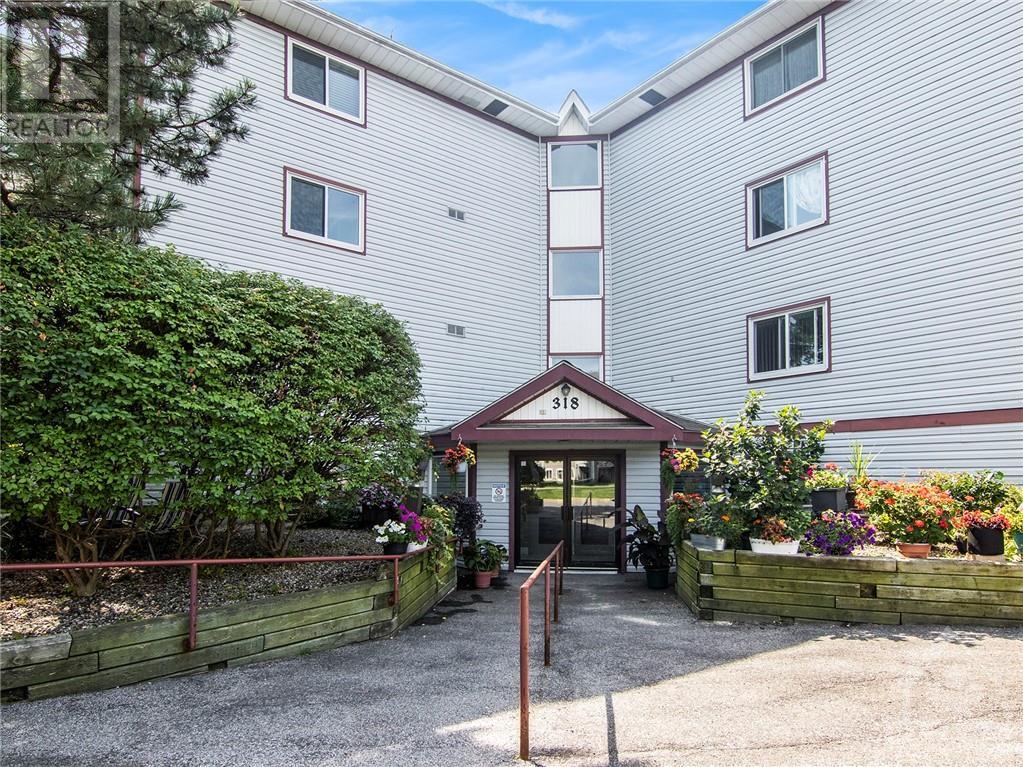 318 LORRY GREENBERG DRIVE UNIT116, (MLS® 6155033) See this condo