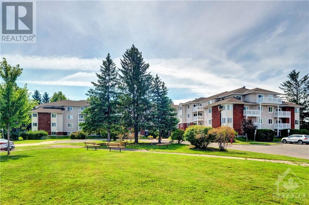 268 LORRY GREENBERG DRIVE UNIT16, (MLS® 6161376) See this condo apartment for sale in