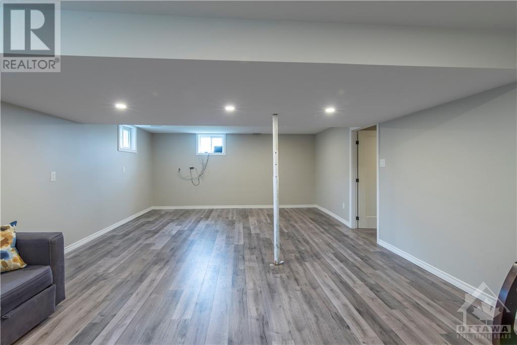 Listing 1310426 - Large Photo # 16