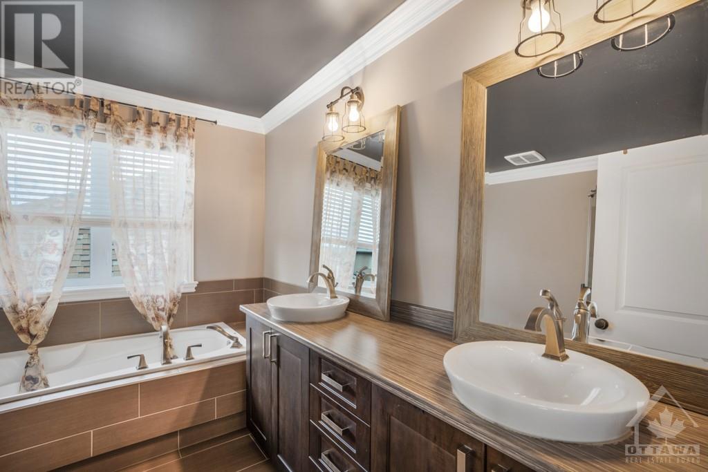 Listing 1310476 - Large Photo # 18