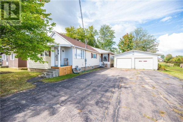 26 MOHNS AVENUE, Petawawa