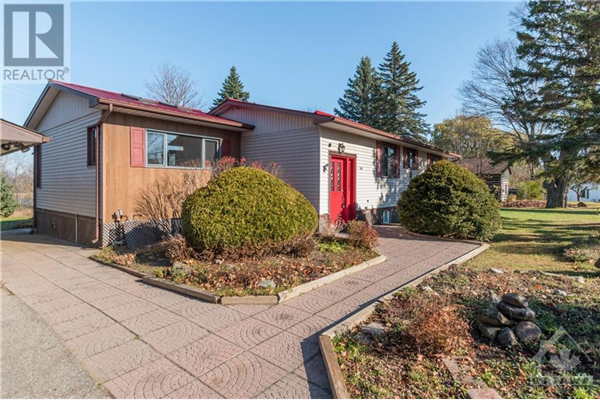 305 MAIN STREET E, Merrickville