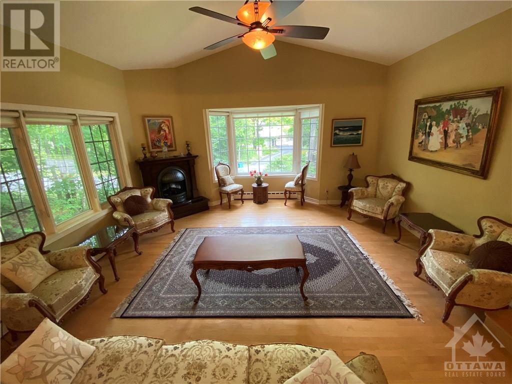 Listing 1321277 - Large Photo # 3