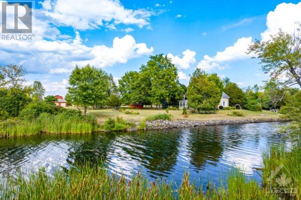 Listing 1321825 - Large Photo # 2