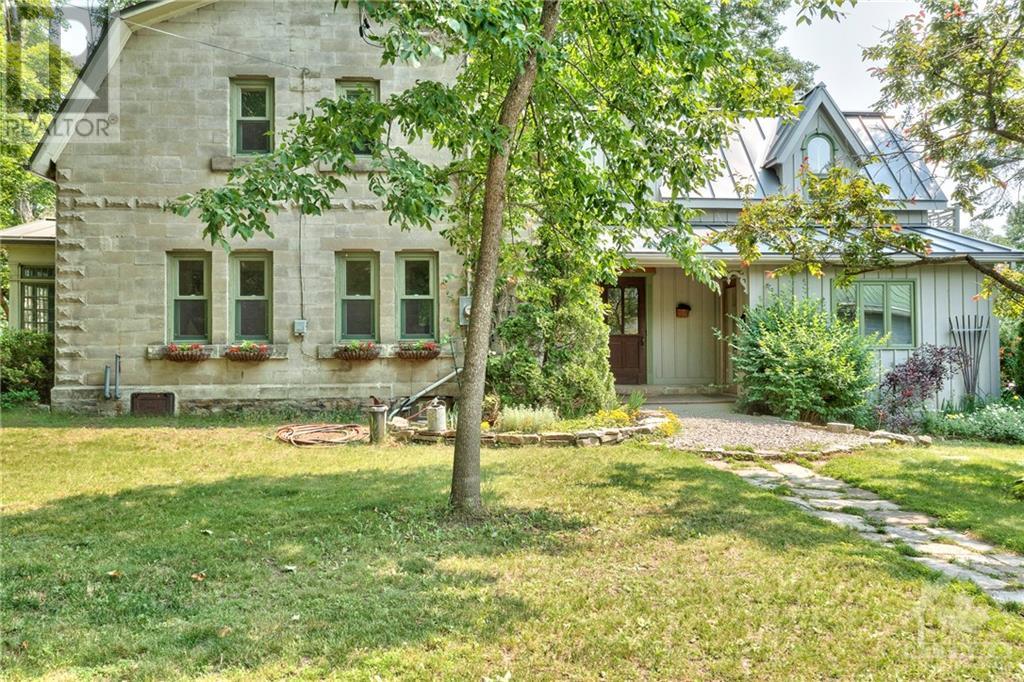 Listing 1321867 - Large Photo # 2