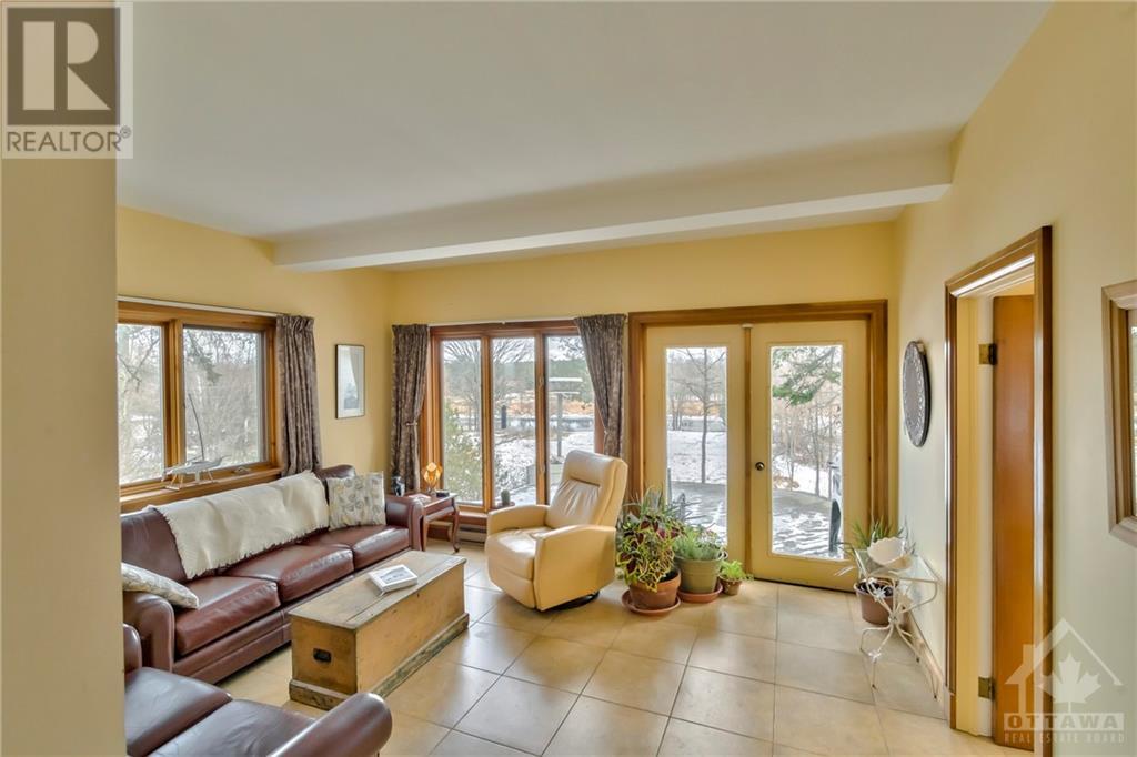 Listing 1321867 - Large Photo # 14