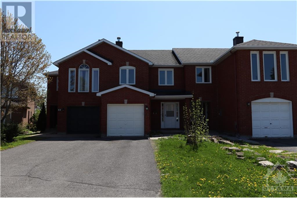 10 LONGBOAT COURT, Kanata