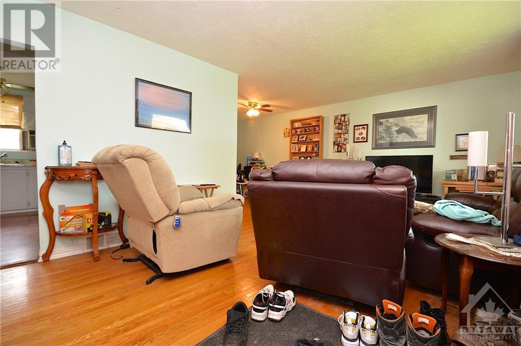 Listing 1323498 - Large Photo # 4