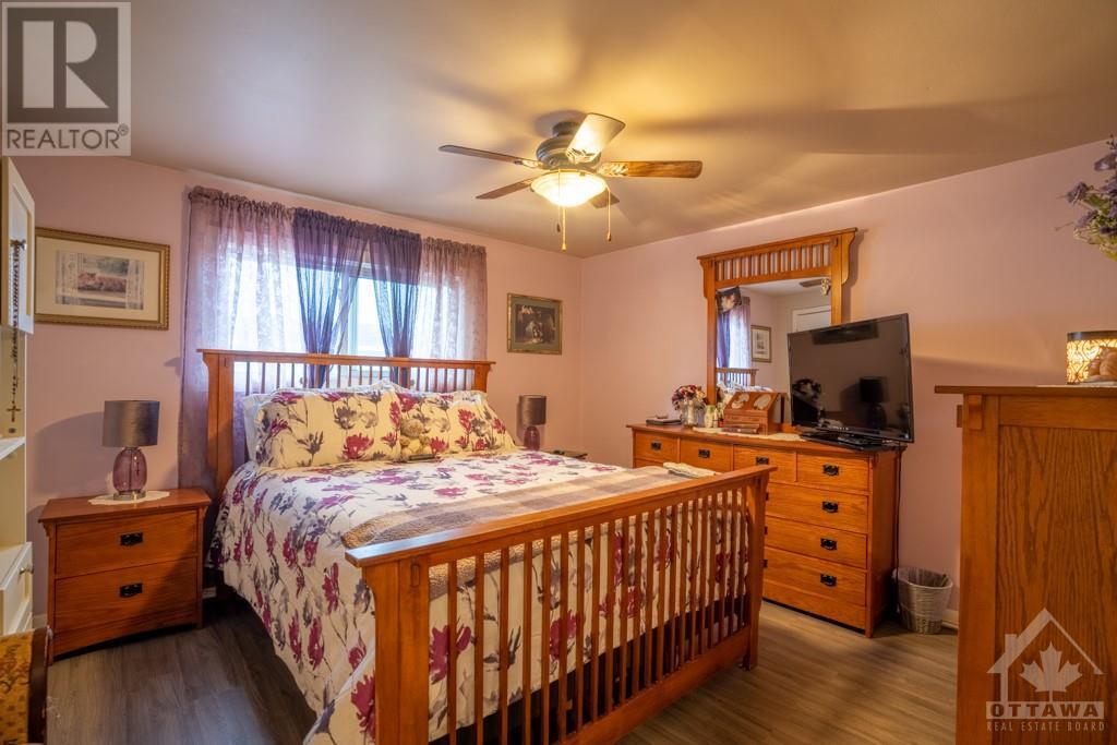 Listing 1324981 - Large Photo # 18