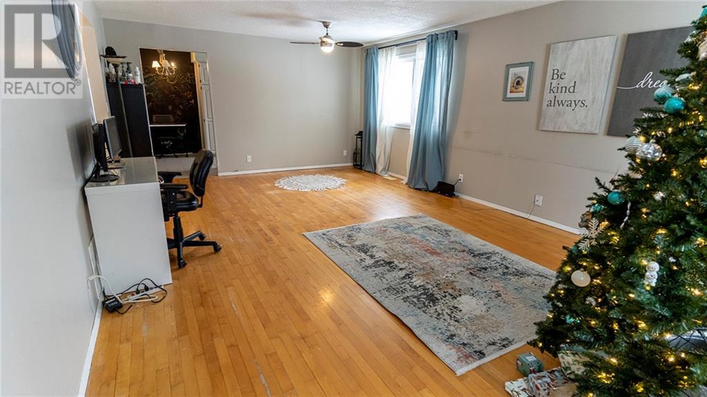 Listing 1325037 - Large Photo # 18