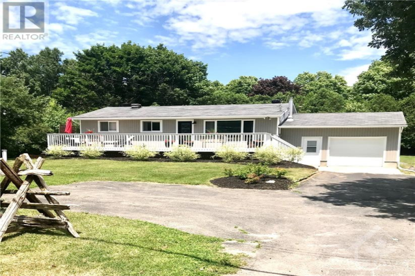 2498 RIDEAU FERRY ROAD, Perth