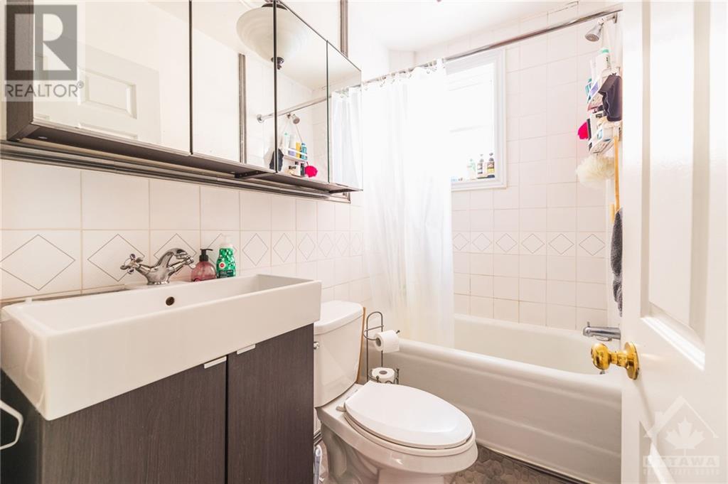 Listing 1327202 - Large Photo # 15