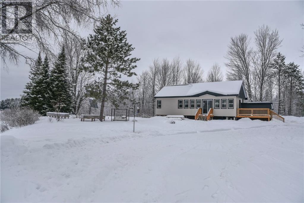 Listing 1327461 - Large Photo # 1