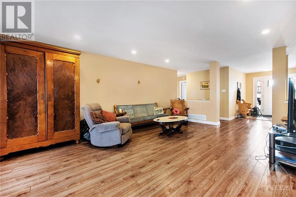 Listing 1327478 - Large Photo # 4