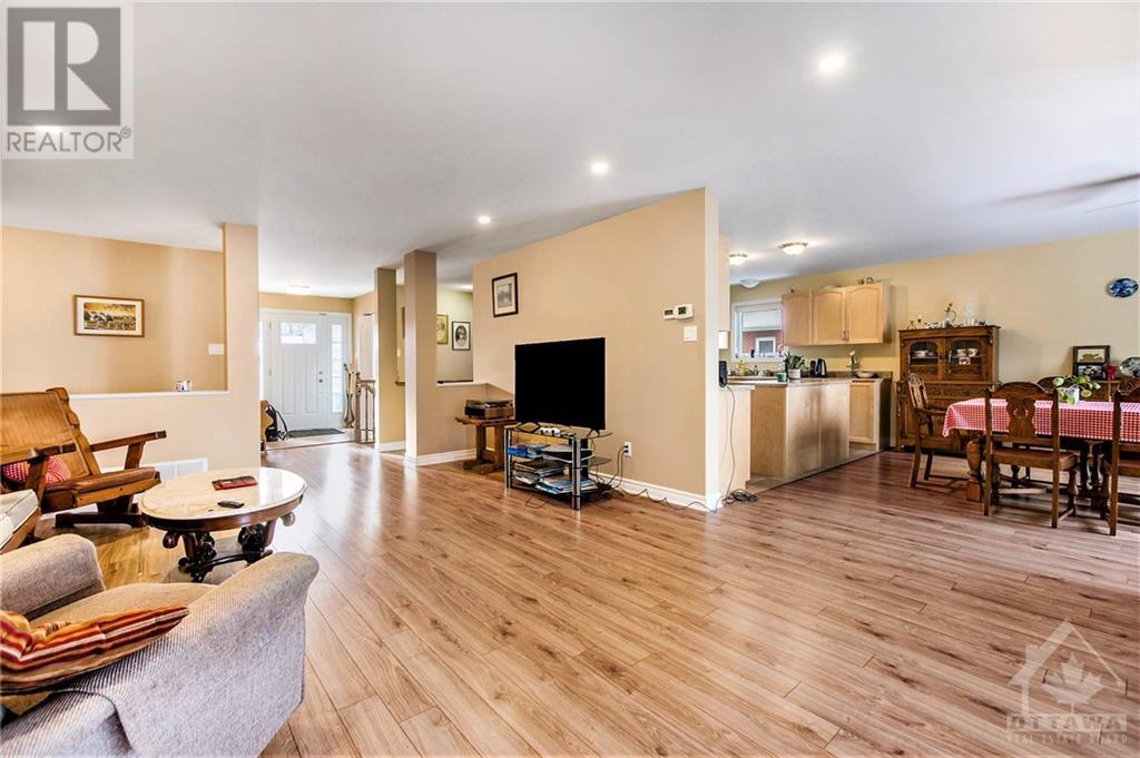 Listing 1327478 - Large Photo # 3
