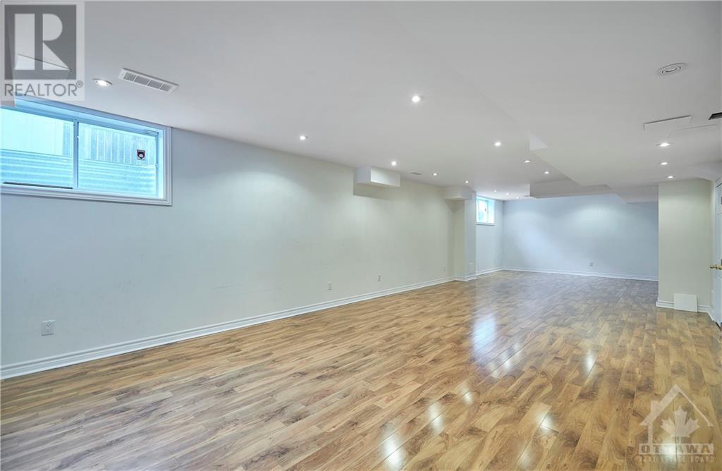 Listing 1327597 - Large Photo # 18