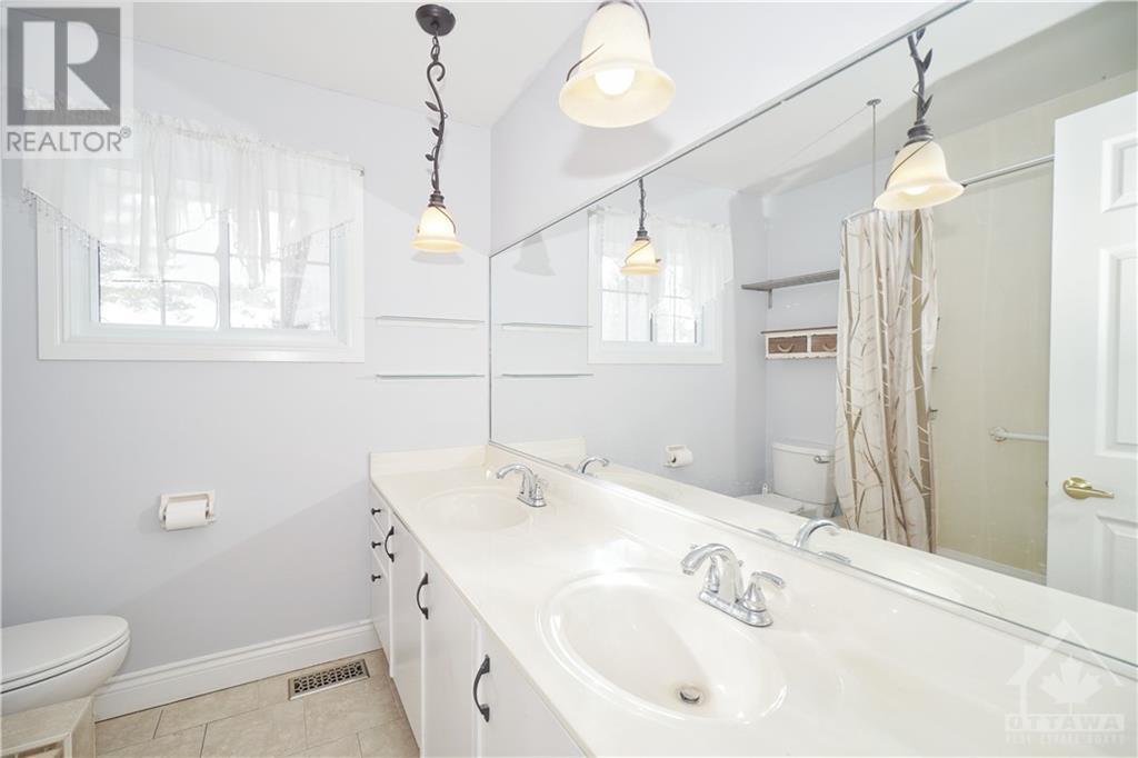 Listing 1327636 - Large Photo # 19
