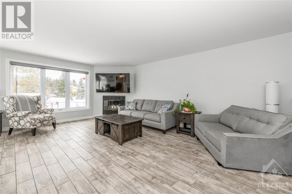 Listing 1327743 - Large Photo # 7