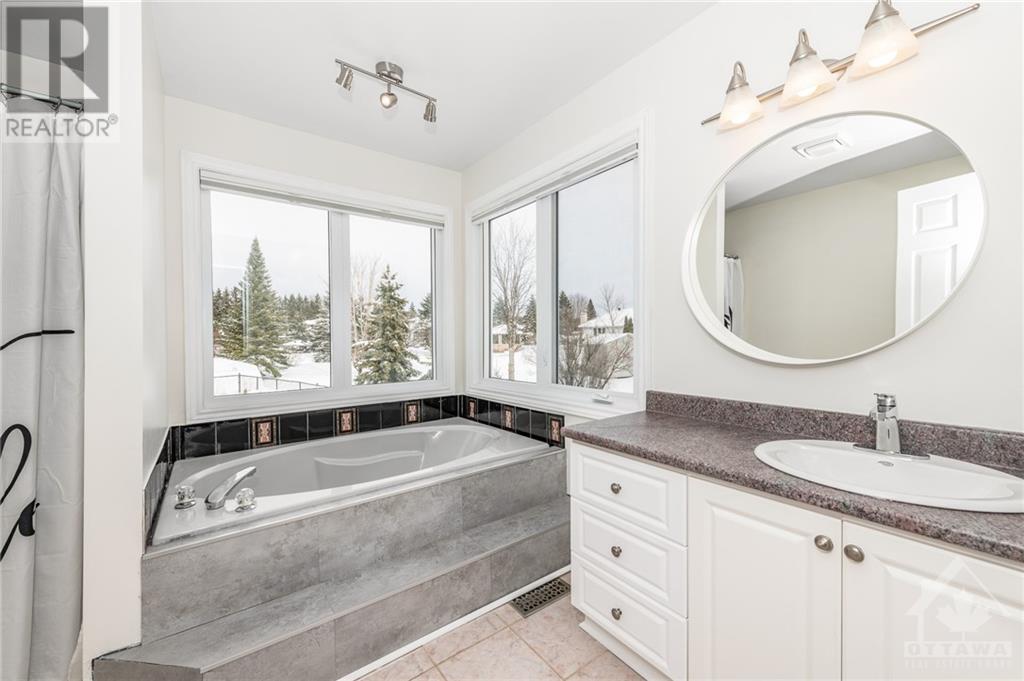 Listing 1327743 - Large Photo # 16
