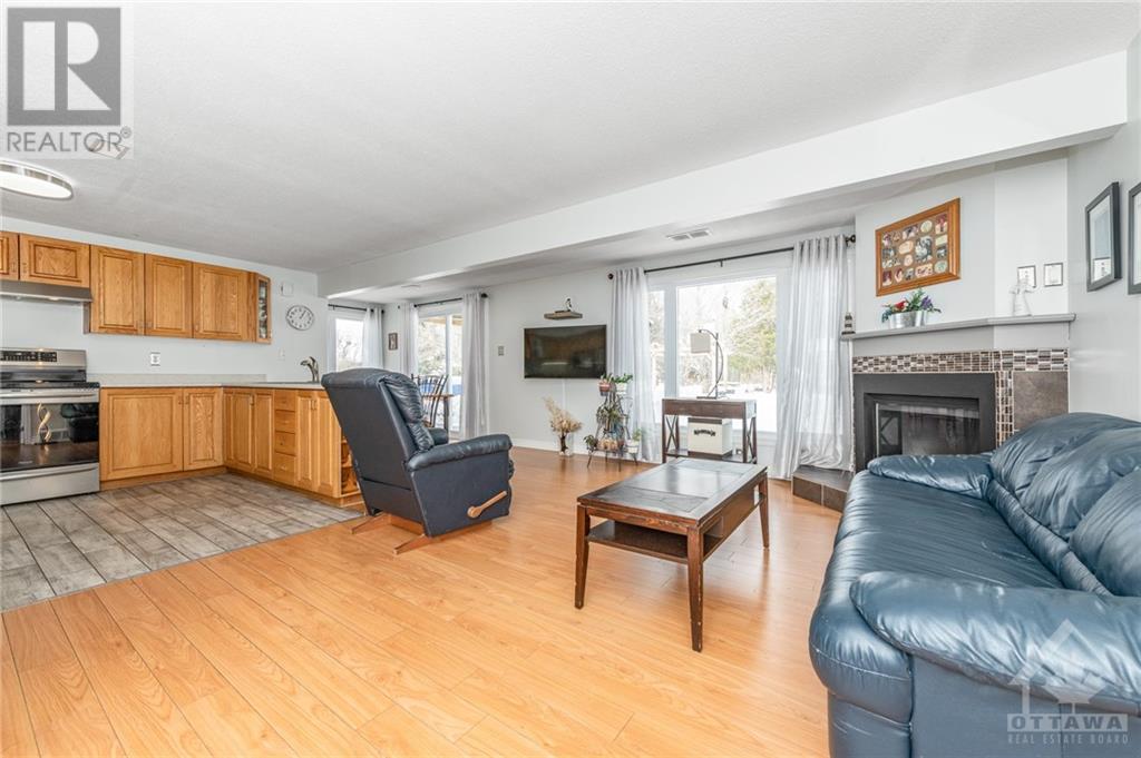 Listing 1327743 - Large Photo # 21