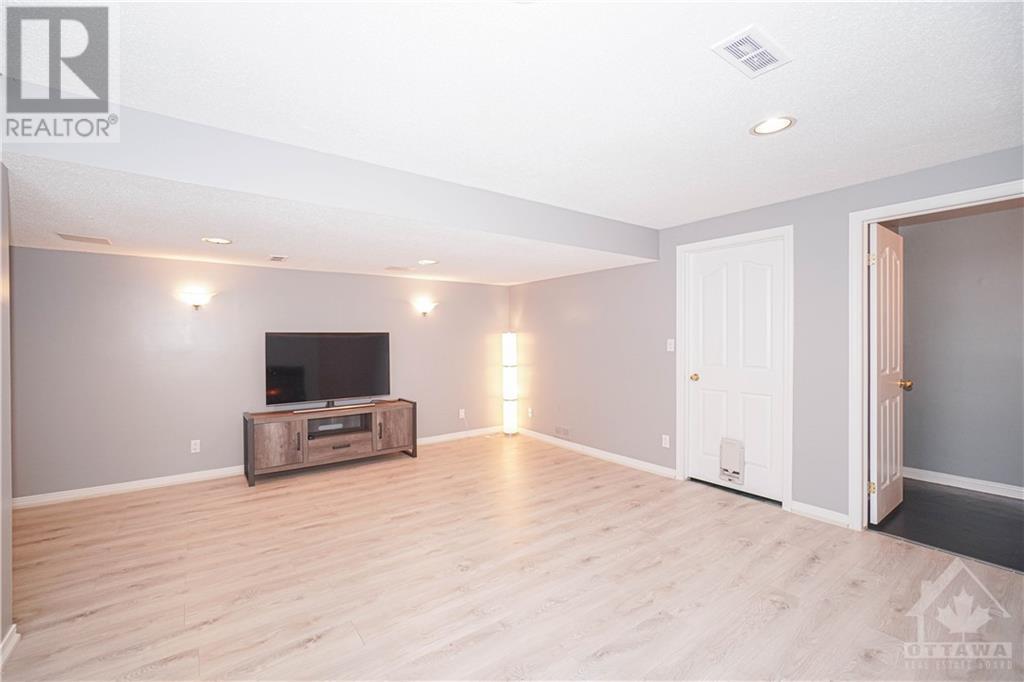 Listing 1327787 - Large Photo # 26