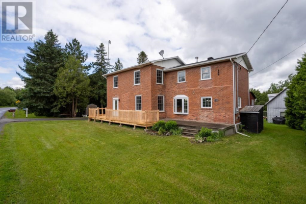 109 COUNTY ROAD 18 ROAD, Ste Anne De Prescott