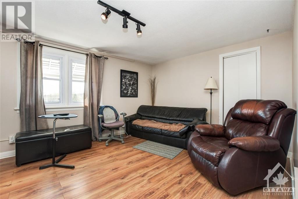 Listing 1328517 - Large Photo # 2