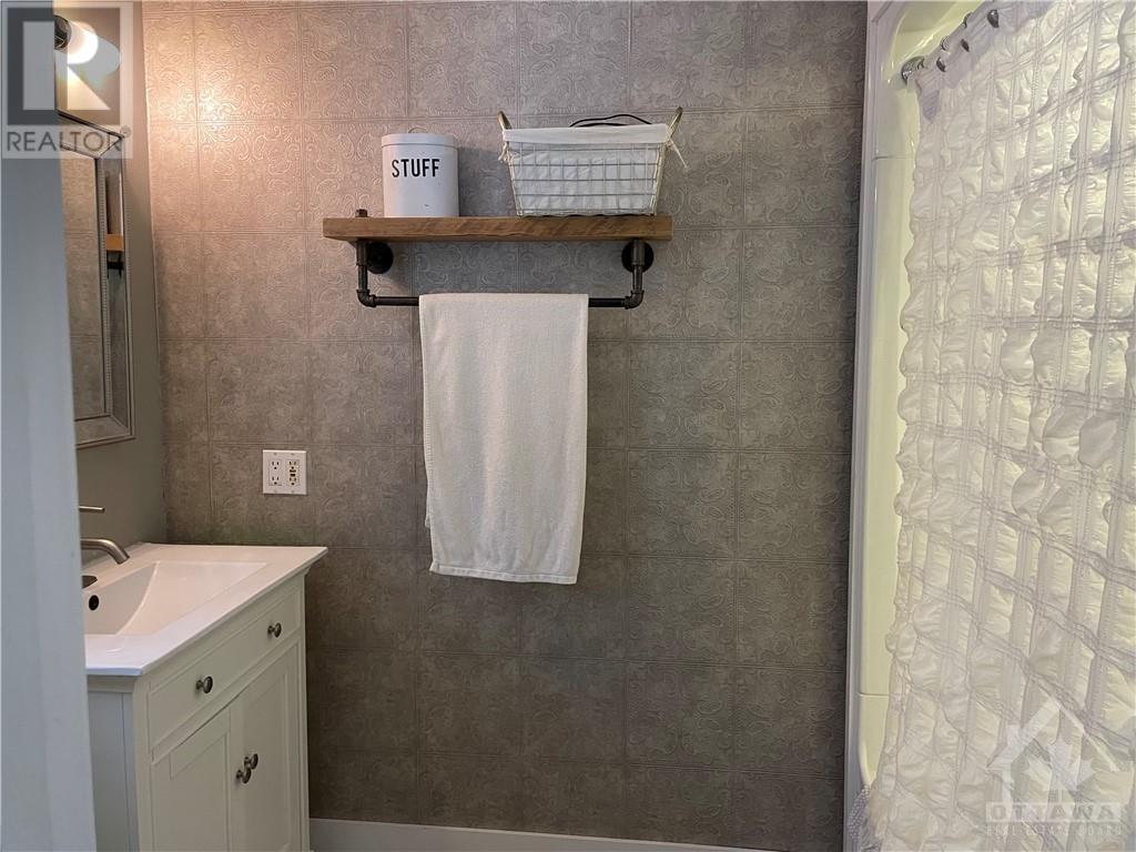 Listing 1328804 - Large Photo # 17
