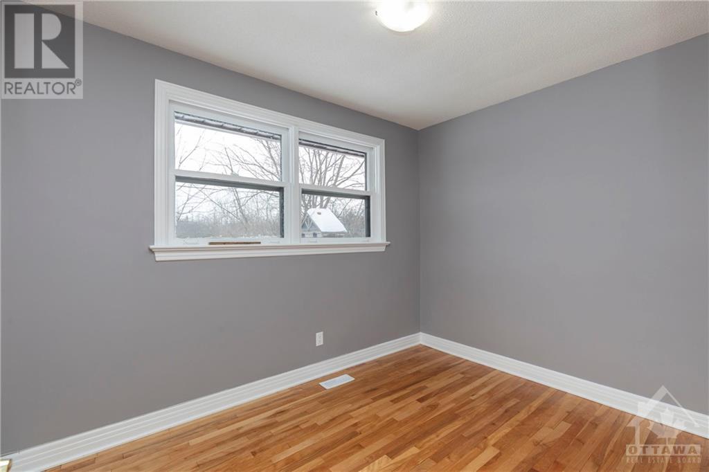 Listing 1329267 - Large Photo # 17