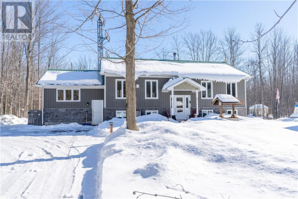 2851 BENDER ROAD, North Stormont