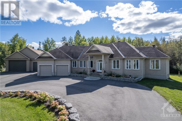 129 COUNTRY CARRIAGE WAY, Ottawa