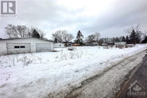 61 DEAN STREET, Smiths Falls