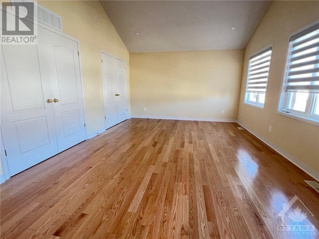Listing 1330057 - Large Photo # 17