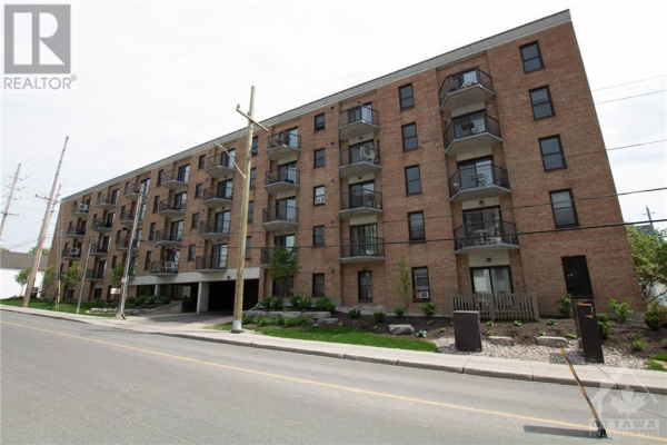 50 BURNSIDE AVENUE UNIT#402, Ottawa
