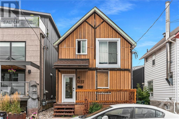 137 CARRUTHERS AVENUE, Ottawa
