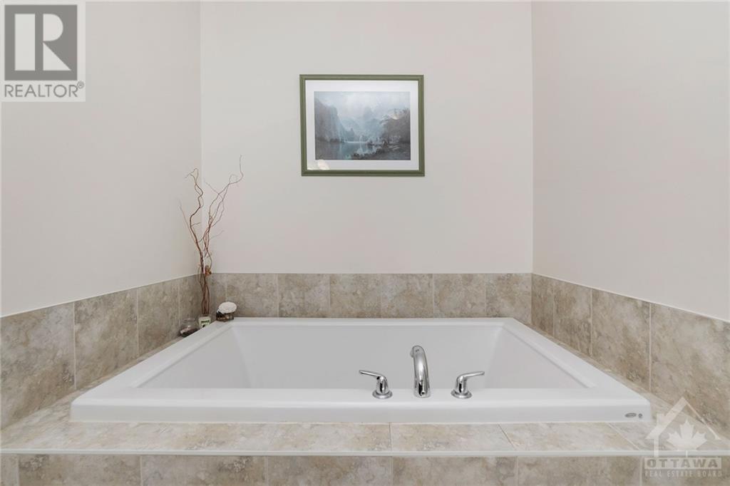 Listing 1330462 - Large Photo # 21