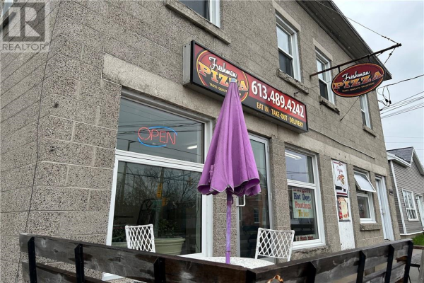 6601 FOURTH LINE ROAD, North Gower