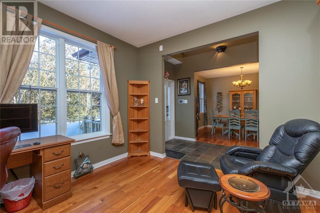 Listing 1330657 - Large Photo # 4
