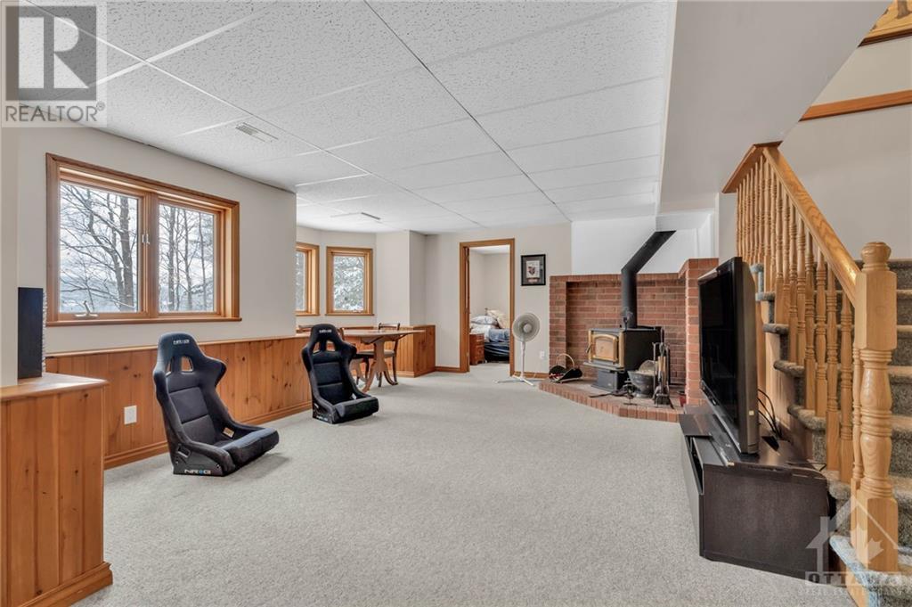 Listing 1330877 - Large Photo # 15