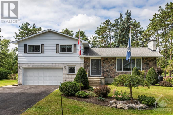 6110 JAMES BELL DRIVE, Manotick
