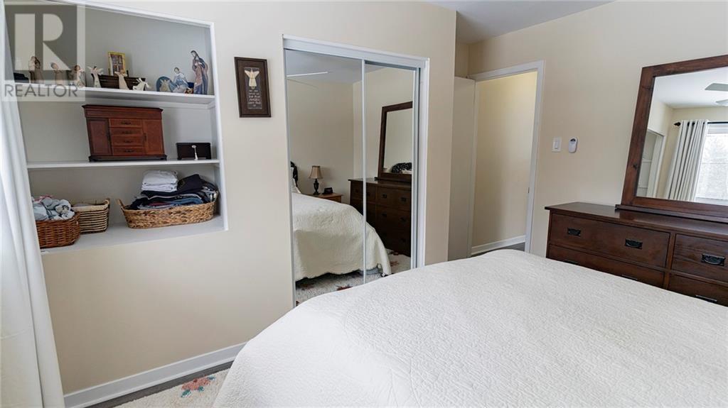 Listing 1331493 - Large Photo # 17