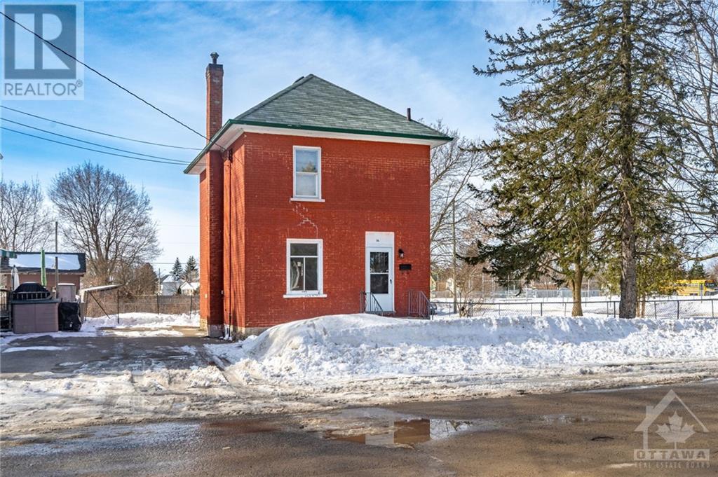 Listing 1331635 - Large Photo # 1