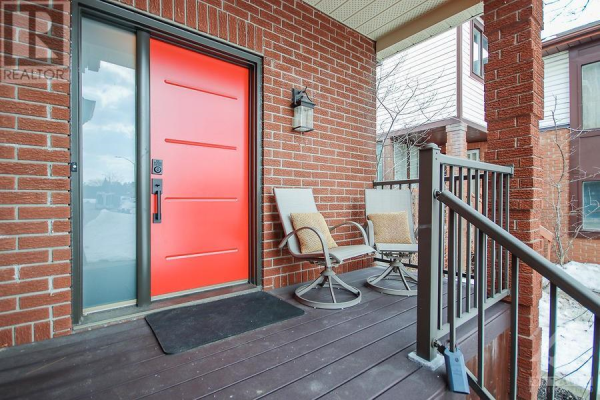 19 HUNTERSFIELD DRIVE, Ottawa
