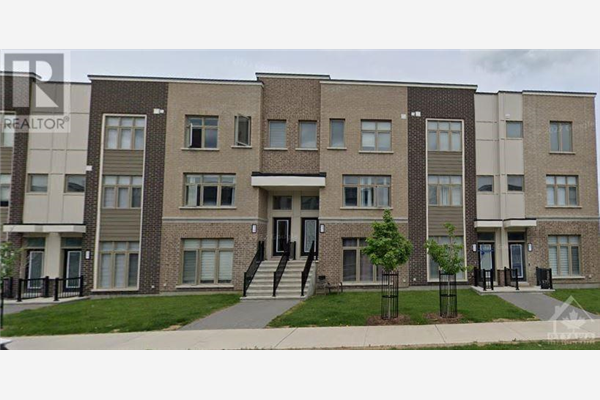 831 MIKINAK ROAD, Ottawa