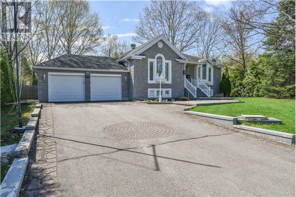 35 RAVENWOOD CRESCENT, Petawawa