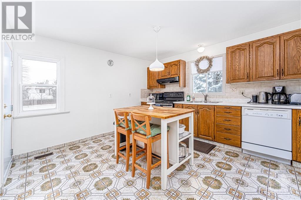 Listing 1332027 - Large Photo # 16