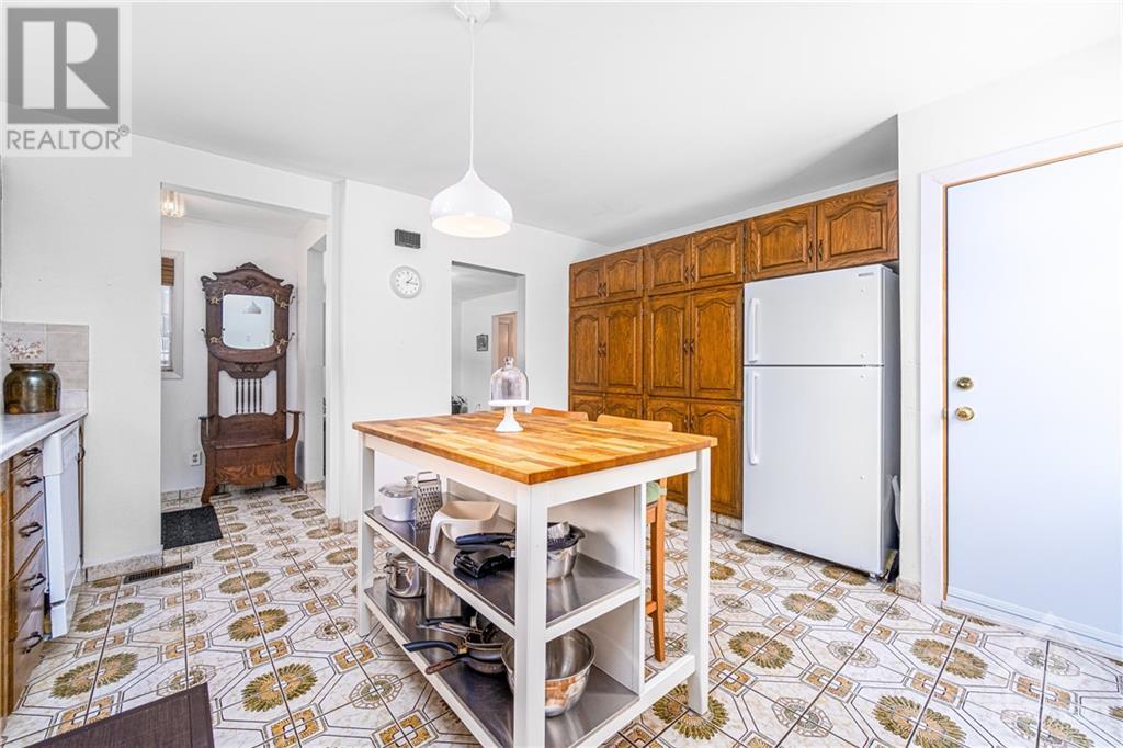 Listing 1332027 - Large Photo # 15