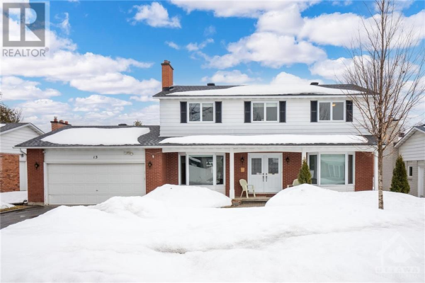 13 WEATHERWOOD CRESCENT, Ottawa