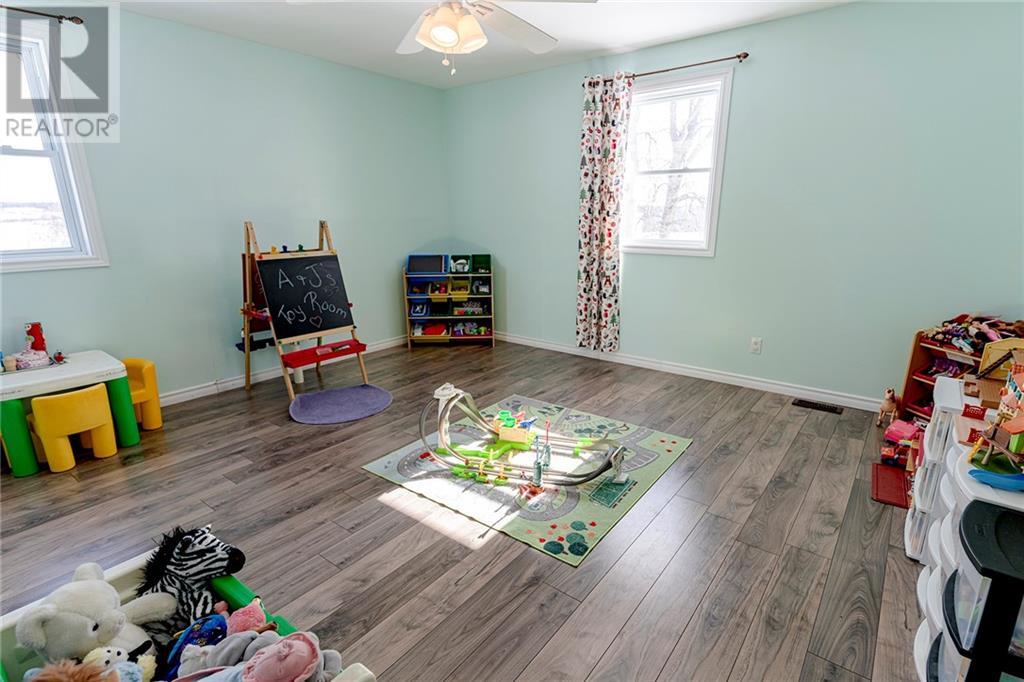 Listing 1332142 - Large Photo # 11